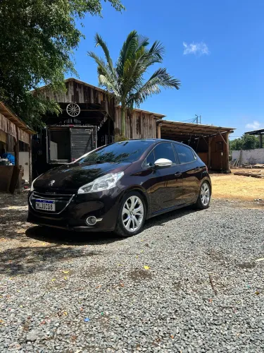 Peugeot 208 Allure 1.5 Flex 8V 5P 2014