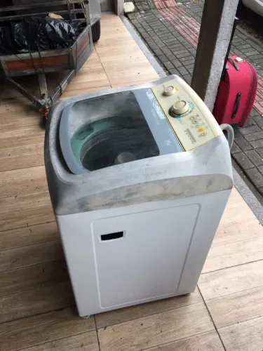 Vendo máquina de lavar cônsul 10k, pegando perfeitamente todas as funções. Entrego!