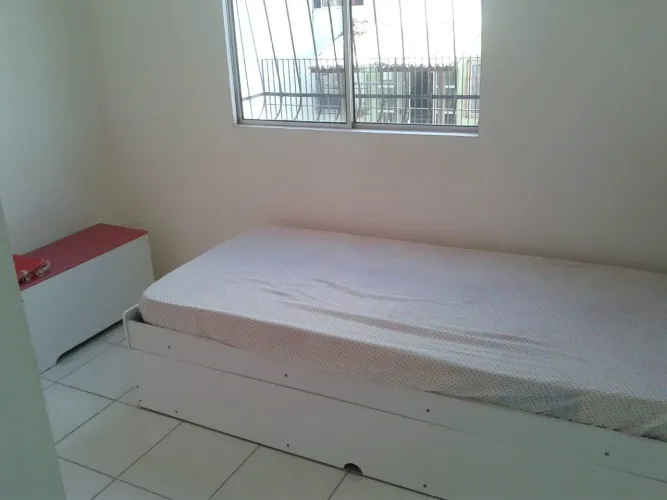 Aluga-se apartamento