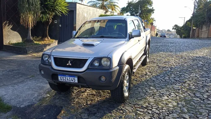 Mitsubishi L200 Outdoor HPE 2.5 4X4 CD T.dies. Mec. 2012