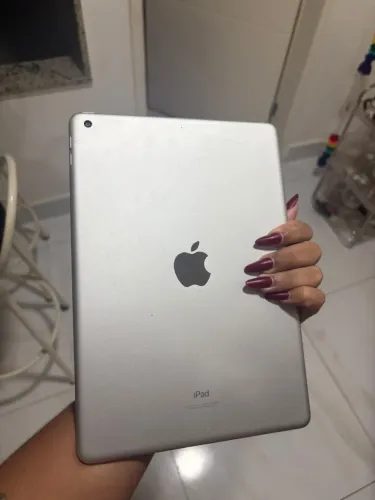 iPad 9ª Geração - 64GB | Prata | Apple