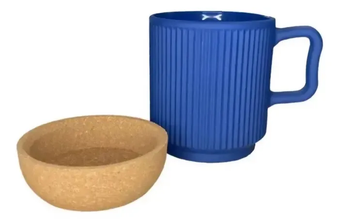 CANECA DE VIDRO COLOR COM BASE DE CORTICA 370ML