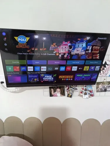 TV smart LG 32 polegadas (6 meses de uso)