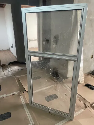 Janela basculante NOVA