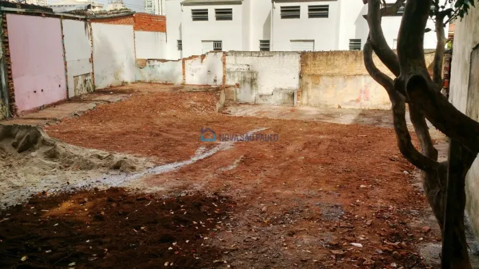 Terreno de 242m , próximo ao Metrô Saúde