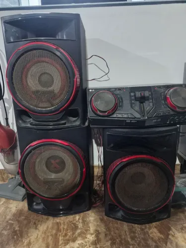 Mini System LG XBOOM CL88 2900W, Bluetooth Funções DJ com Iluminações