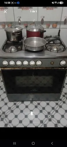 Vendo fogão de 6 bocas mais panelas e frigideira