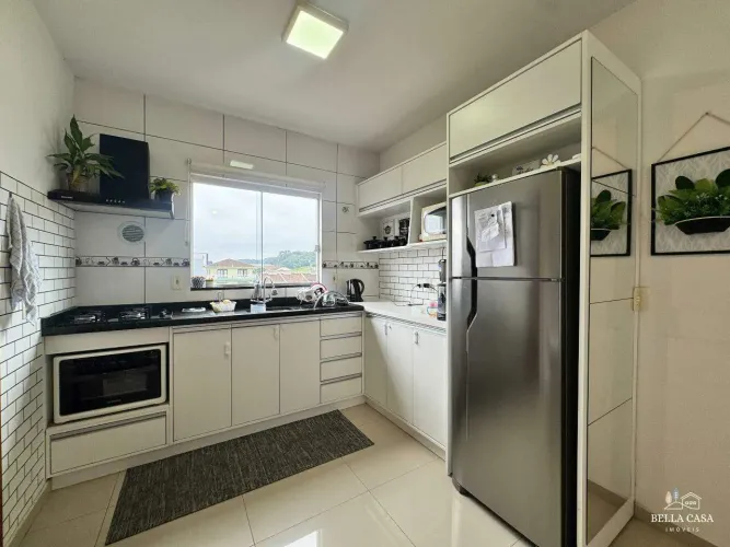 Apartamento com 02 quartos no bairro Costa e Silva