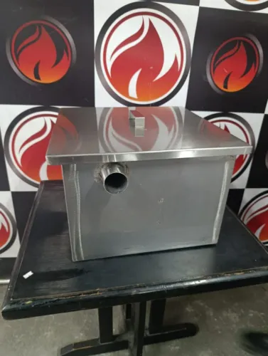 Caixa de gordura toda no aço inox usada em ótimo estado