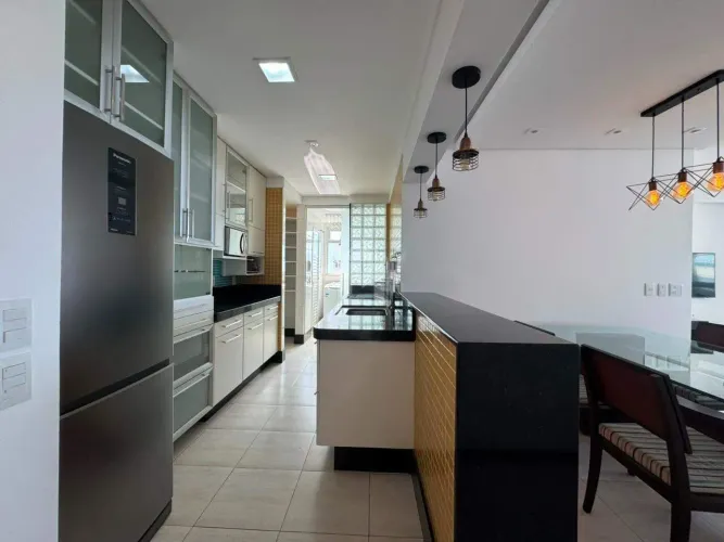 Apartamento mobiliado de alto padrão com vista para a Baía de Vitória | Ed. Vitória 360