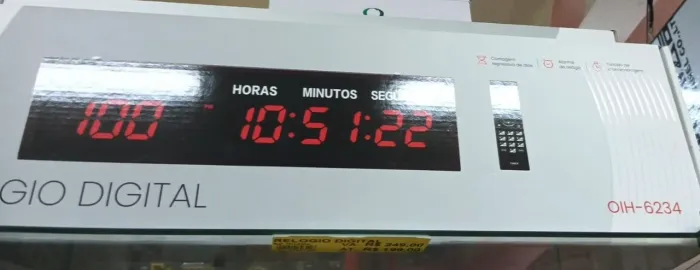 Relógio digital com cronômetro