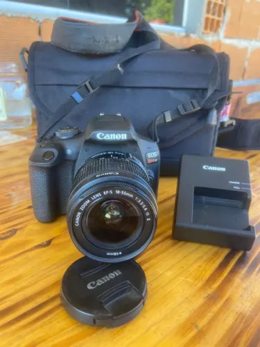 Camera canon eos rebel t7