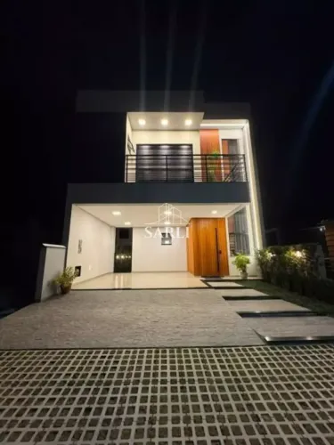 Casa mobiliada com 165m² em condomínio fechado no bairro Beira Rio