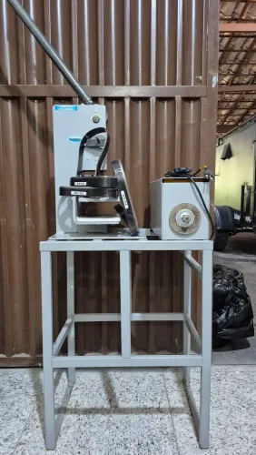 MÁQUINA DE FABRICAR CHINELOS 