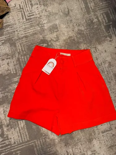Shorts Femininos PP e P - Alfaiataria e Tecido