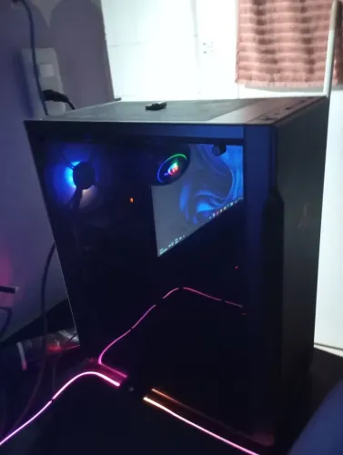 Vende se Pc Gamer completo. Cadeira, controle e mesa também incluso