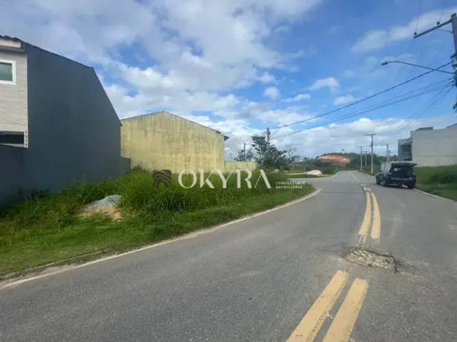 LOTE PLANO E DE ESQUINA NO VALE DAS PALMEIRAS