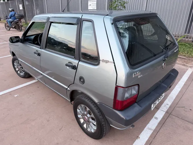 Fiat Uno Mille Celeb/celeb.econ 1.0 F.flex 4P 2010