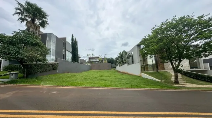 Terreno em Condomínio Alto Padrão Fechado Com 494,97m², Bairro Alphaville, Zona Sul de Bon
