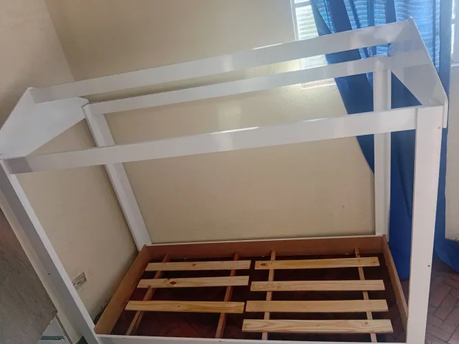 Cama infantil estilo casa