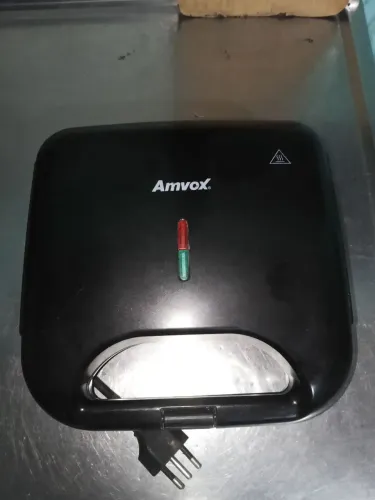 Sanduicheira Amvox