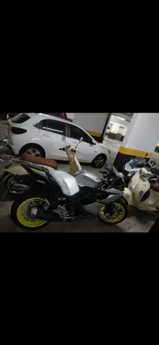 VENDO MOTOS. R15 cinza e verde 18.800 1KM
