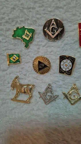 PINS MAÇONICOS - 4 por R$100