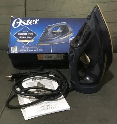 Ferro Elétrico de Passar sem Fio Oster GCSTCC5000 2 em 1 - pino 20A - 127V