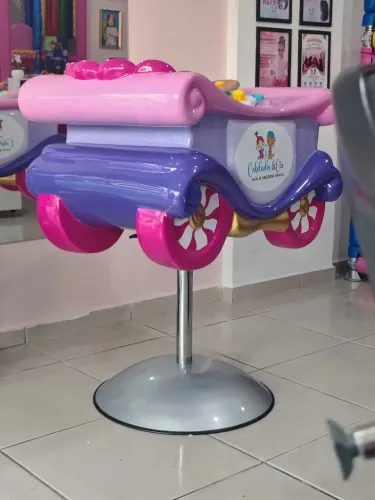 Cadeira Carruagem para salão de beleza infantil 