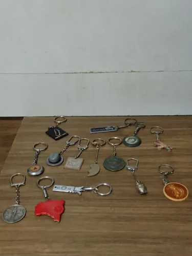 Lote chaveiros antigo são 14 chaveiros (frete grátis)