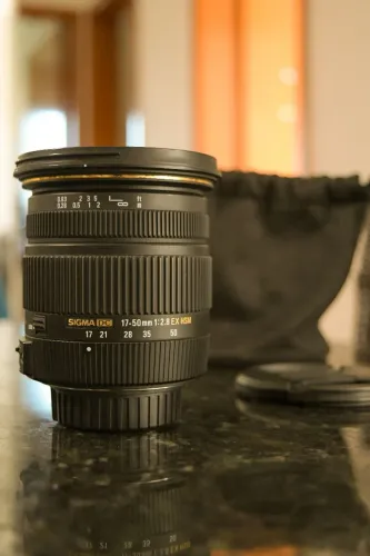 Lente Sigma 17-50mm f/2.8 EX DC OS HSM para câmeras Nikon DSLR