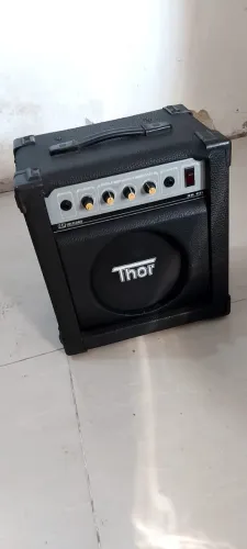 Amplificador Meteoro Thor 30CB 30w para Baixo.