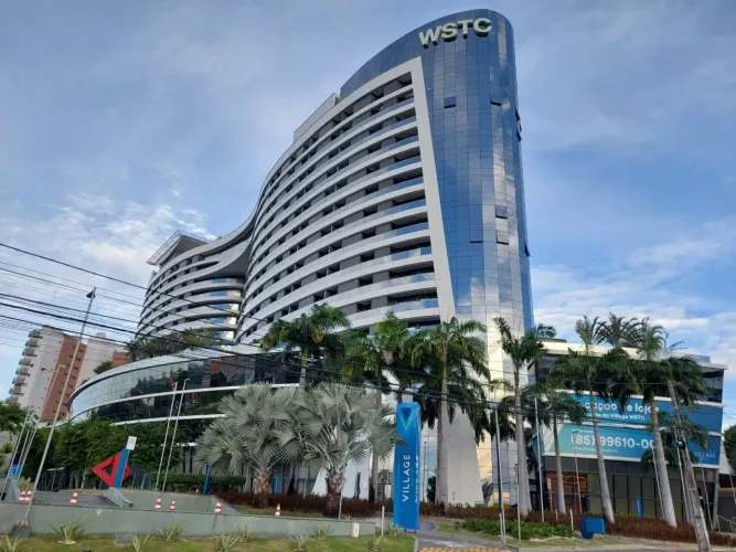 Excelente Sala no WSTC, andar alto, 30,55m², piso cerâmica, wc social, 01 vaga, complexo c
