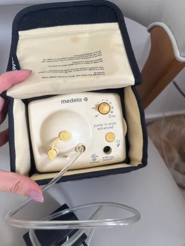 Desmamadeira elétrica MEDELA. Bomba tira leite.