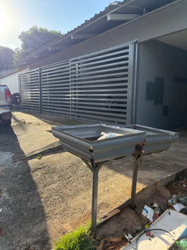 Alugo mobiliada  2.000