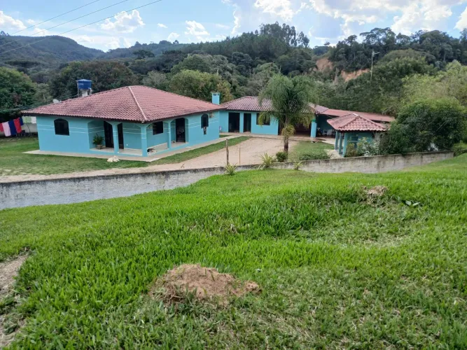 Chácara com tanque