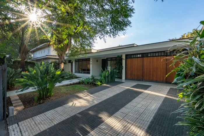Casa para venda em Butantã com 3 quartos, sendo 3 suítes, 223m²
