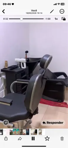 Vendo  algumas coisas de salão de beleza , lavatório , cadeira , carrinho etc 