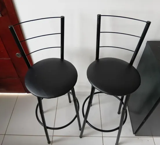 2 banquetas altas com encosto (Novas)