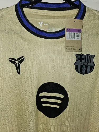 Camisa Barcelona x Kobe Bryant (JOGADOR)