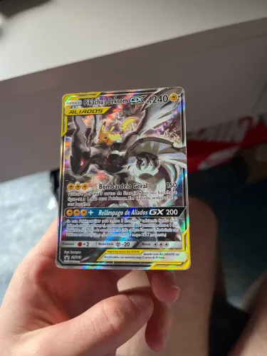 Pikachu e Zekrom GX (SM168)