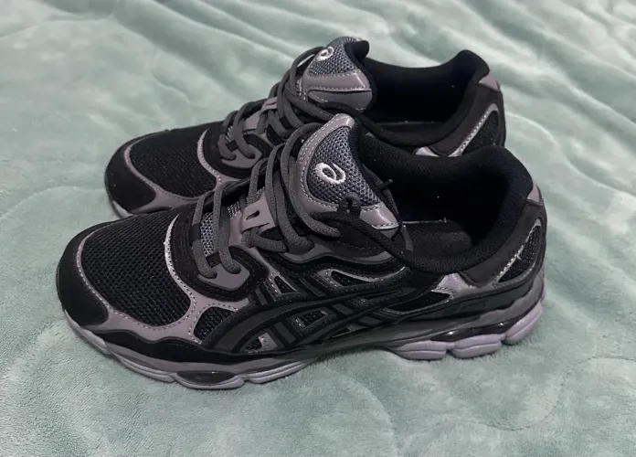 Tênis Asics NYC 
