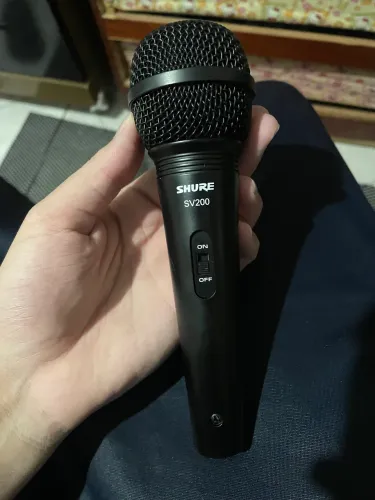 Microfone Dinâmico - Shure SV200