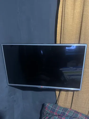 Tv LG 32 polegadas ( não é smart )