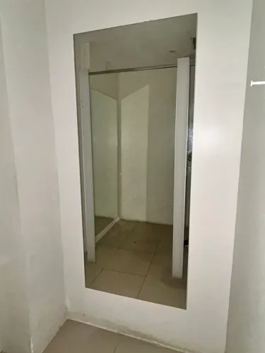 Vendo 3 espelhos para provadores de loja de roupas - praticamente novo. Sem defeito. 