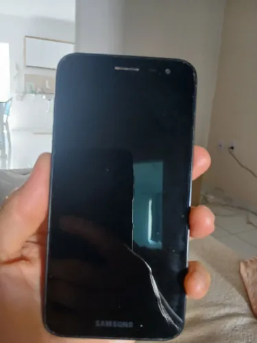 Vende-se celular J2 core 