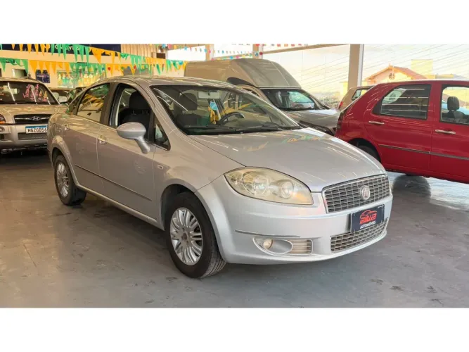 Fiat Linea Essence 1.8 Flex 16V 4P 2012