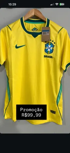 Vende-se camisa do Brasil