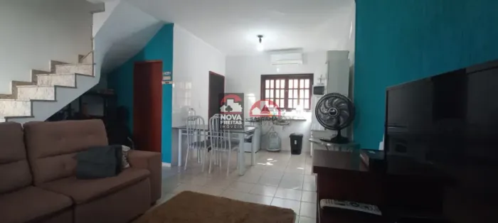 Sobrado em condomínio fechado bairro Pontal Santa Marina