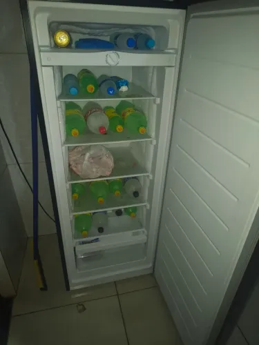 Freezer vertical fhilco 196 lts